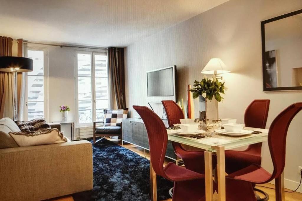 Champs-elysees Montaigne - Hala Apartment Paris