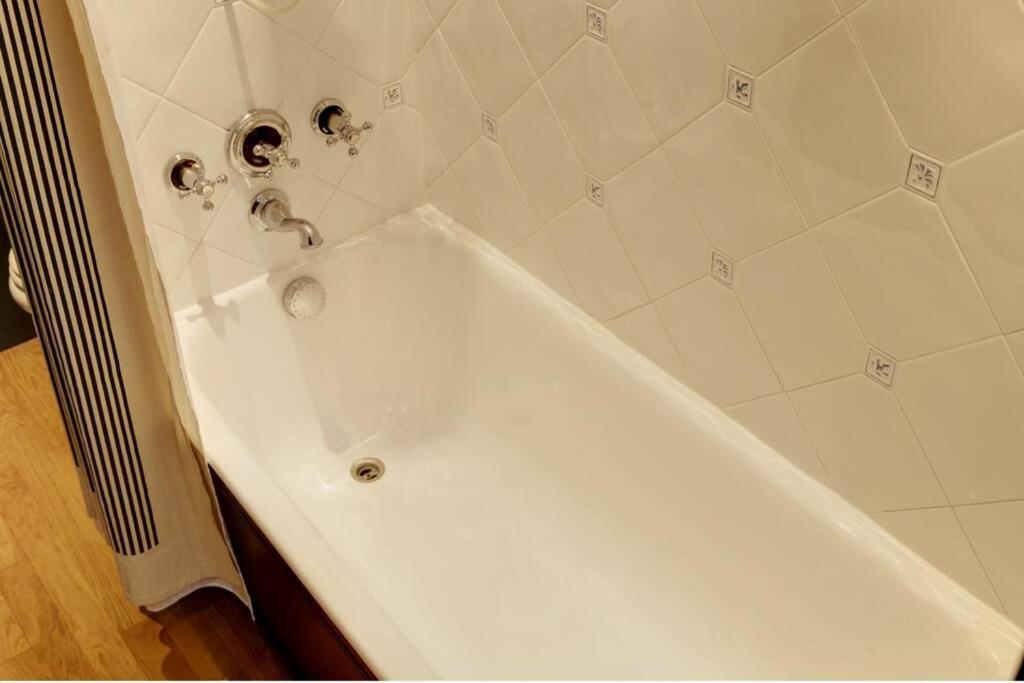 Champs-elysees Montaigne - Hala Apartment *