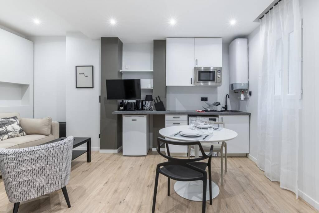 Apartment Hsh Versigny-mairie Du 18eme Cosy Studio 2p *