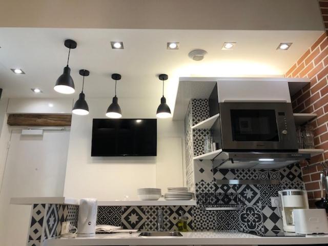 Aix, Neuf équipé Appartement