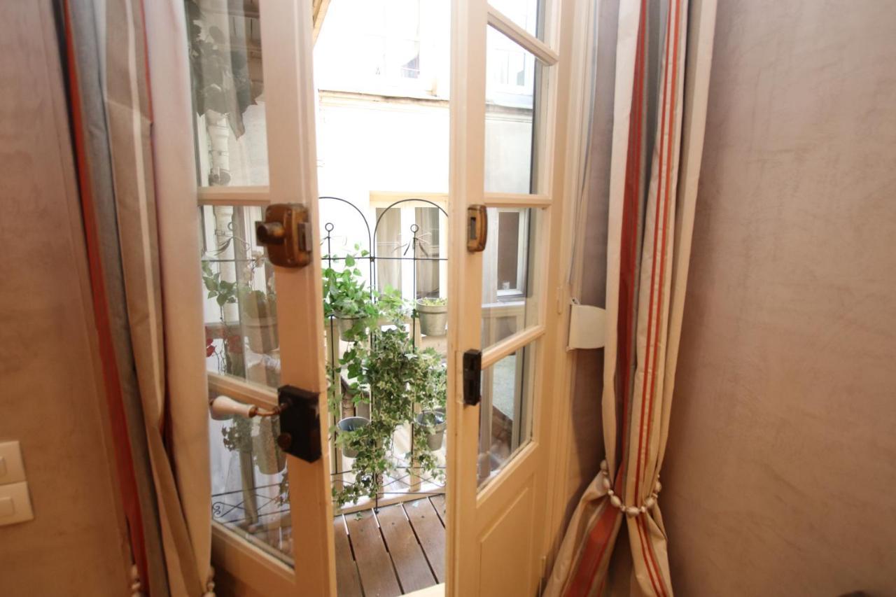 Appartement Victoires Near Louvre Paris