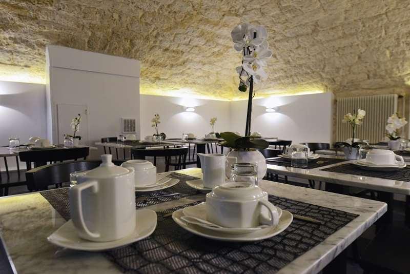 De La Gaîté Hotel