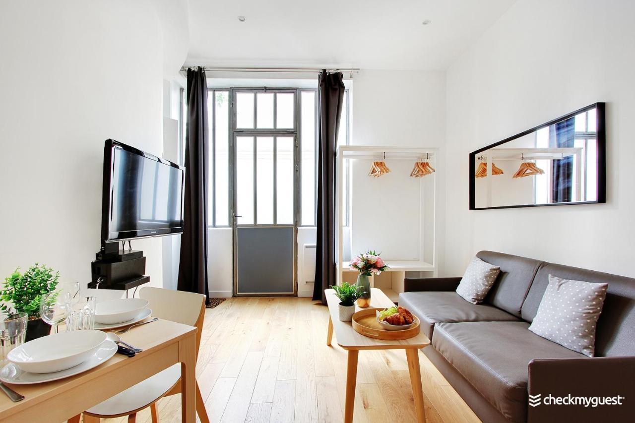 Apartment Cmg Place De La Republique / Magenta