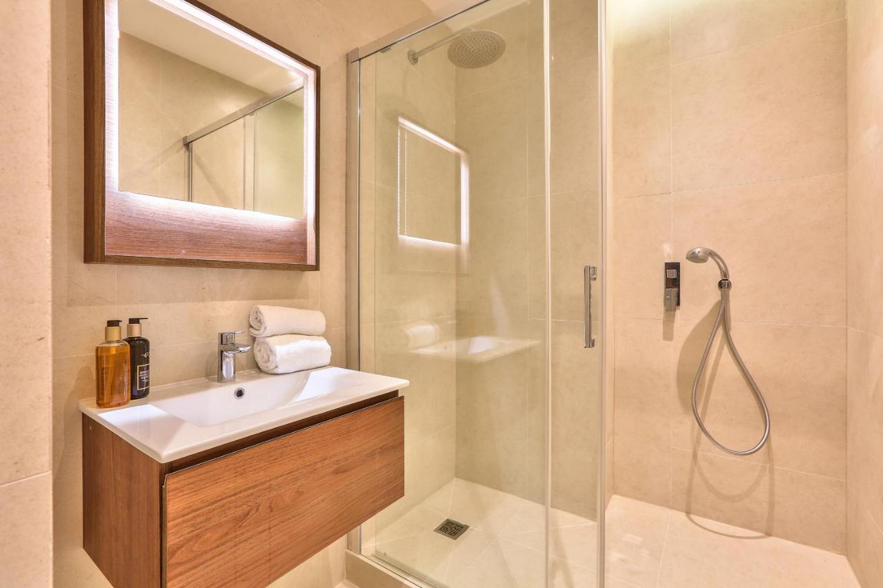 119 - Urban Spacious Sebastopol Appartement *
