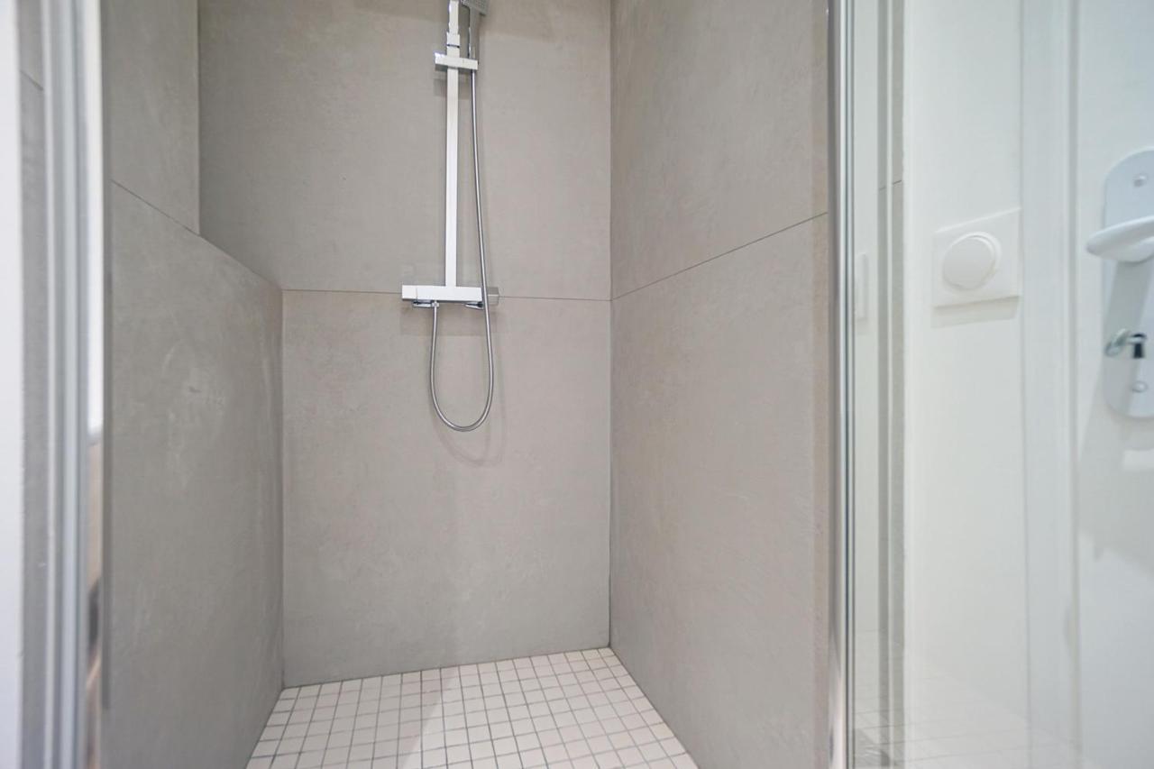 Spacious Appt Close To Place Monge