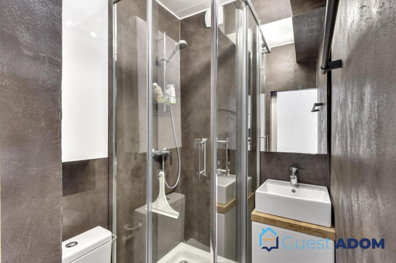 Confortable Quartier Abbesses Apartment Paris