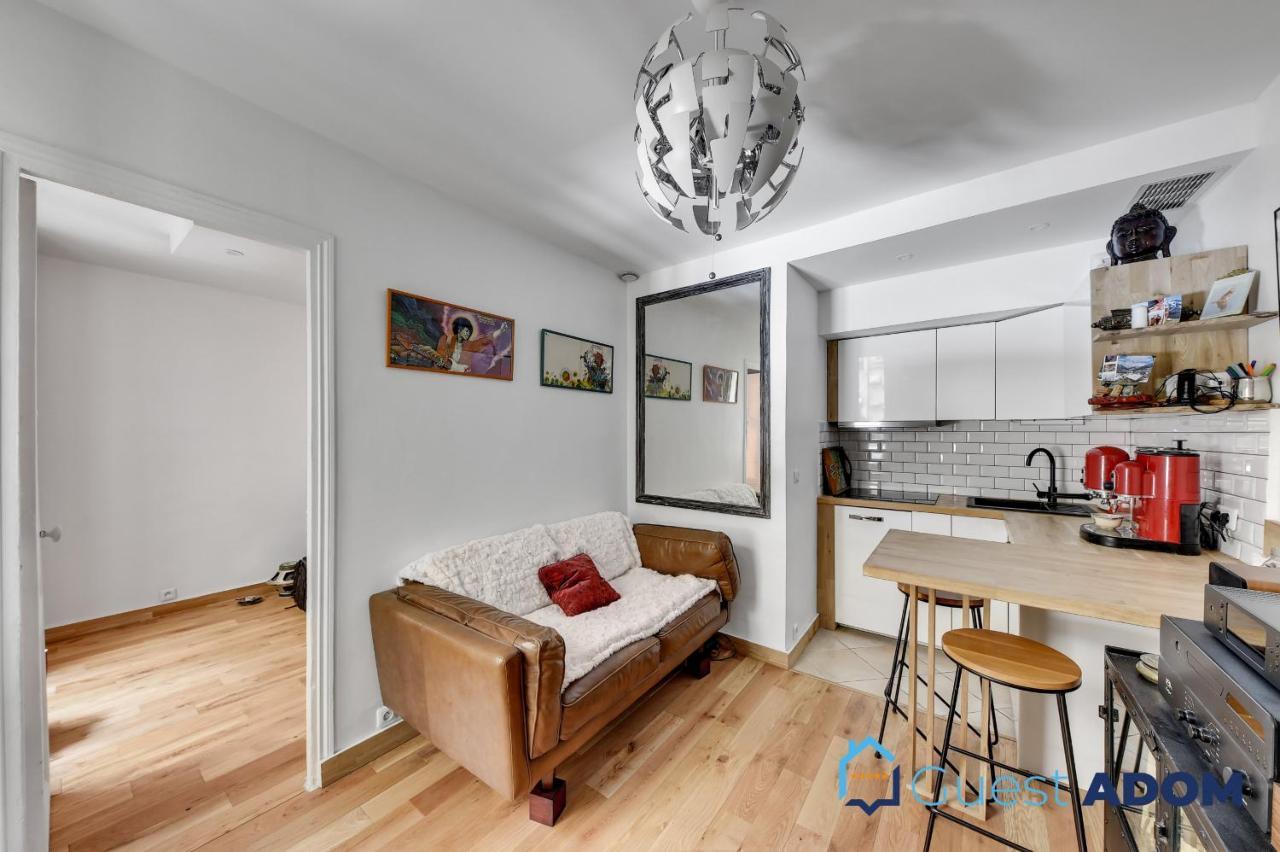 Confortable Quartier Abbesses Apartment Paris