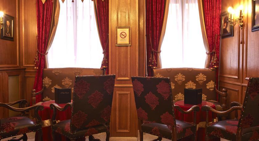 Hotel Grand Dechampaigne Paris