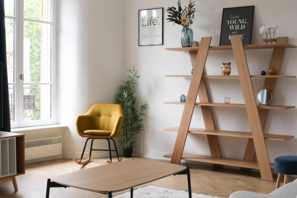 Appartement Desiree Charming At Gambetta Paris