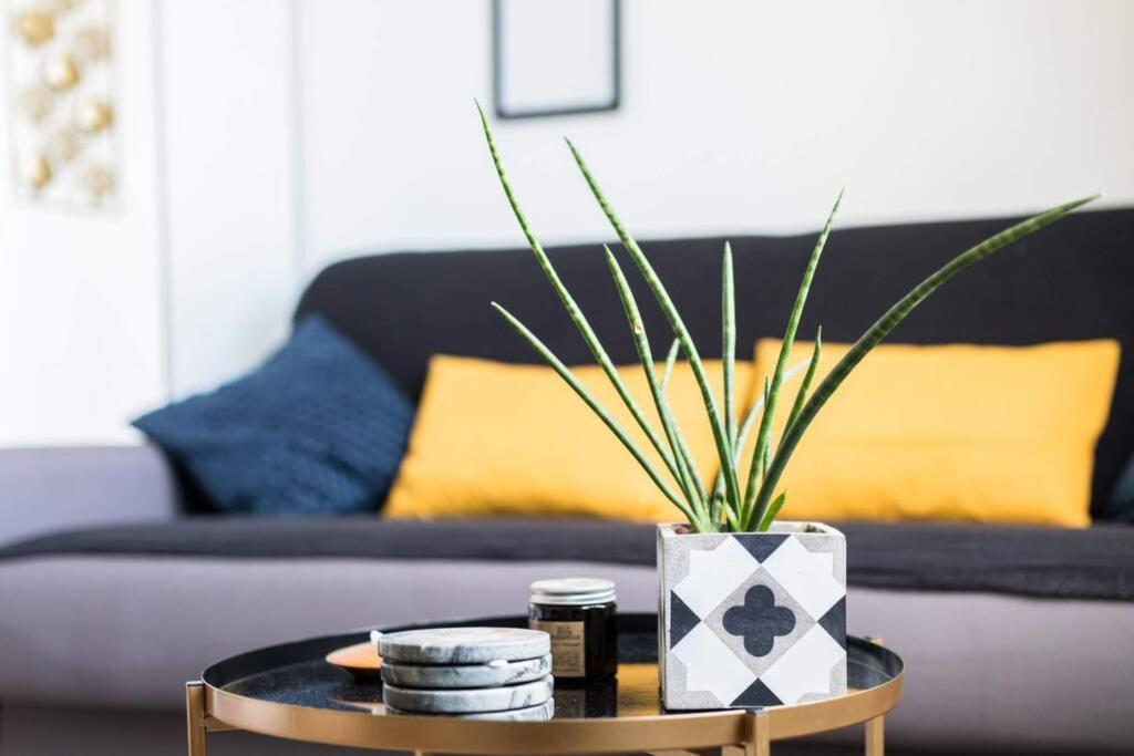 Apartment Exelmans Modern Studio Porte De St-Cloud - 2P Paris