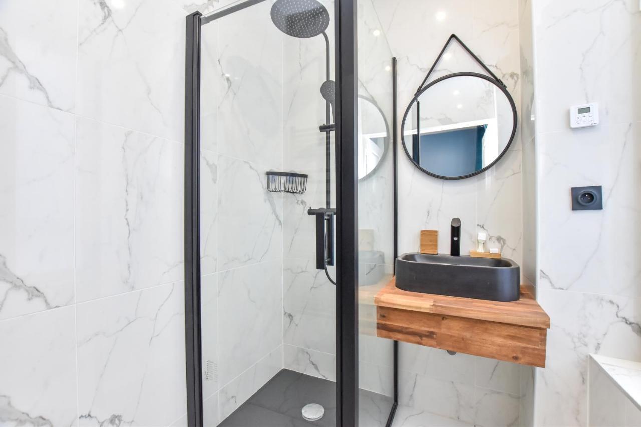 Cmg- Magnifique En Duplex - 3p - Commerce Apartment *