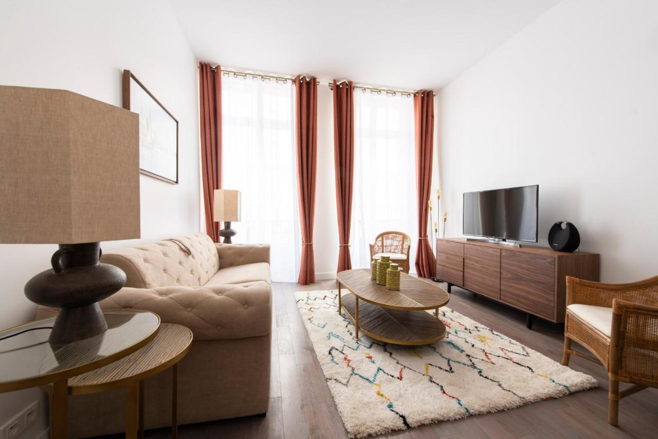 Apartment Semaphore *