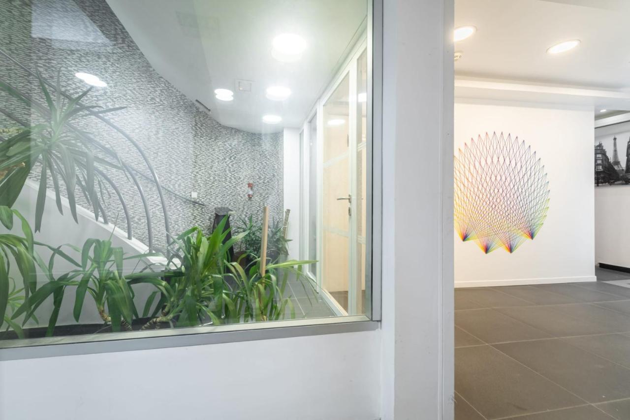 Apartment Apartement Between Pigale And Gare Saint Lazare - Ii