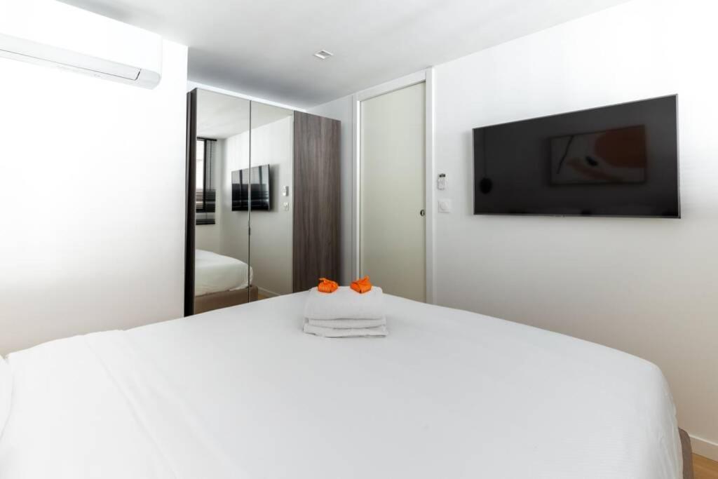 Hsh Invalides-palais Bourbon Luxueux 4p Apartment Paris