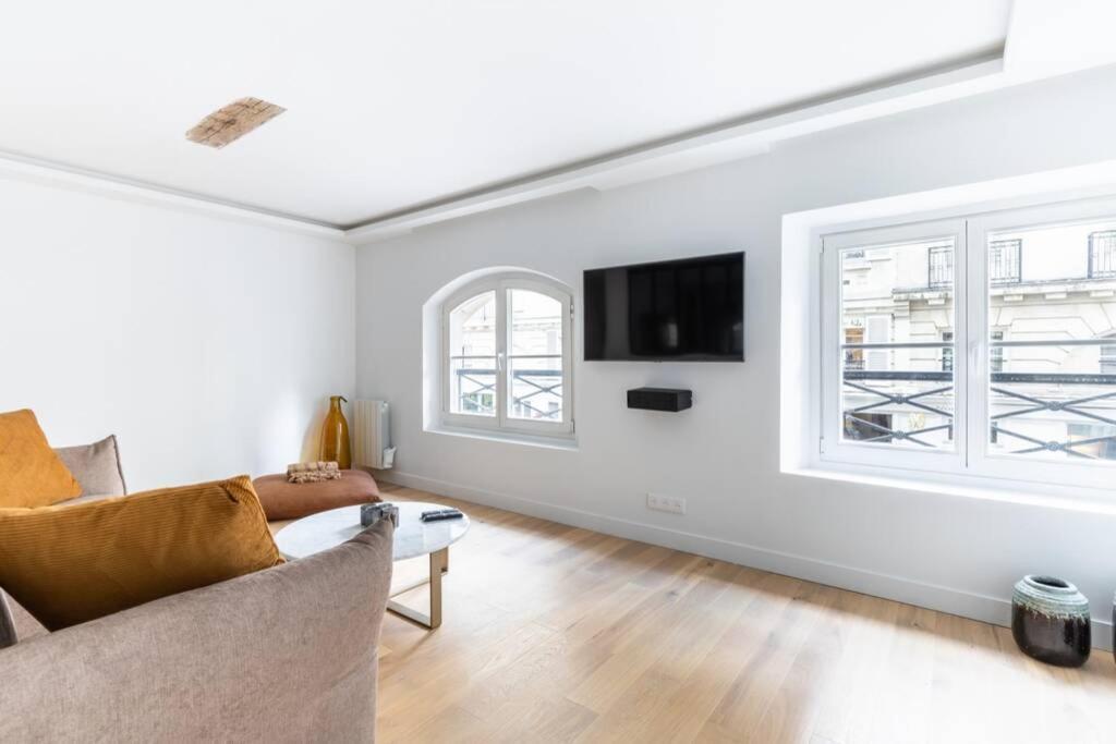 Apartment Hsh Invalides-palais Bourbon Luxueux 4p Paris