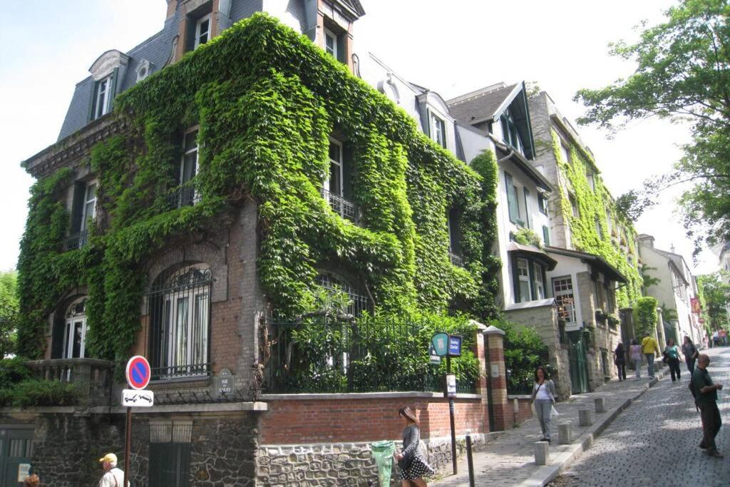 Charming In Montmartre Paris