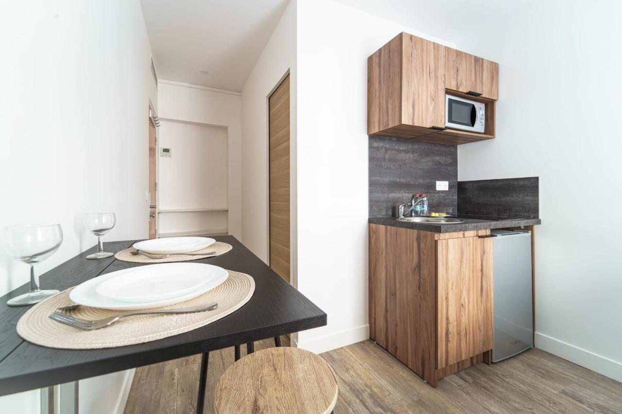 Apartment New Studio In 8 Paris