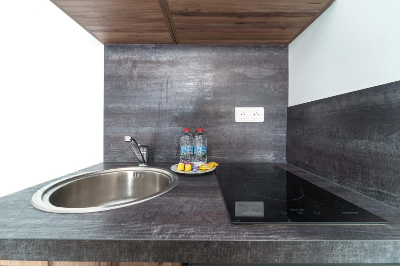 New Studio In 8 Paris