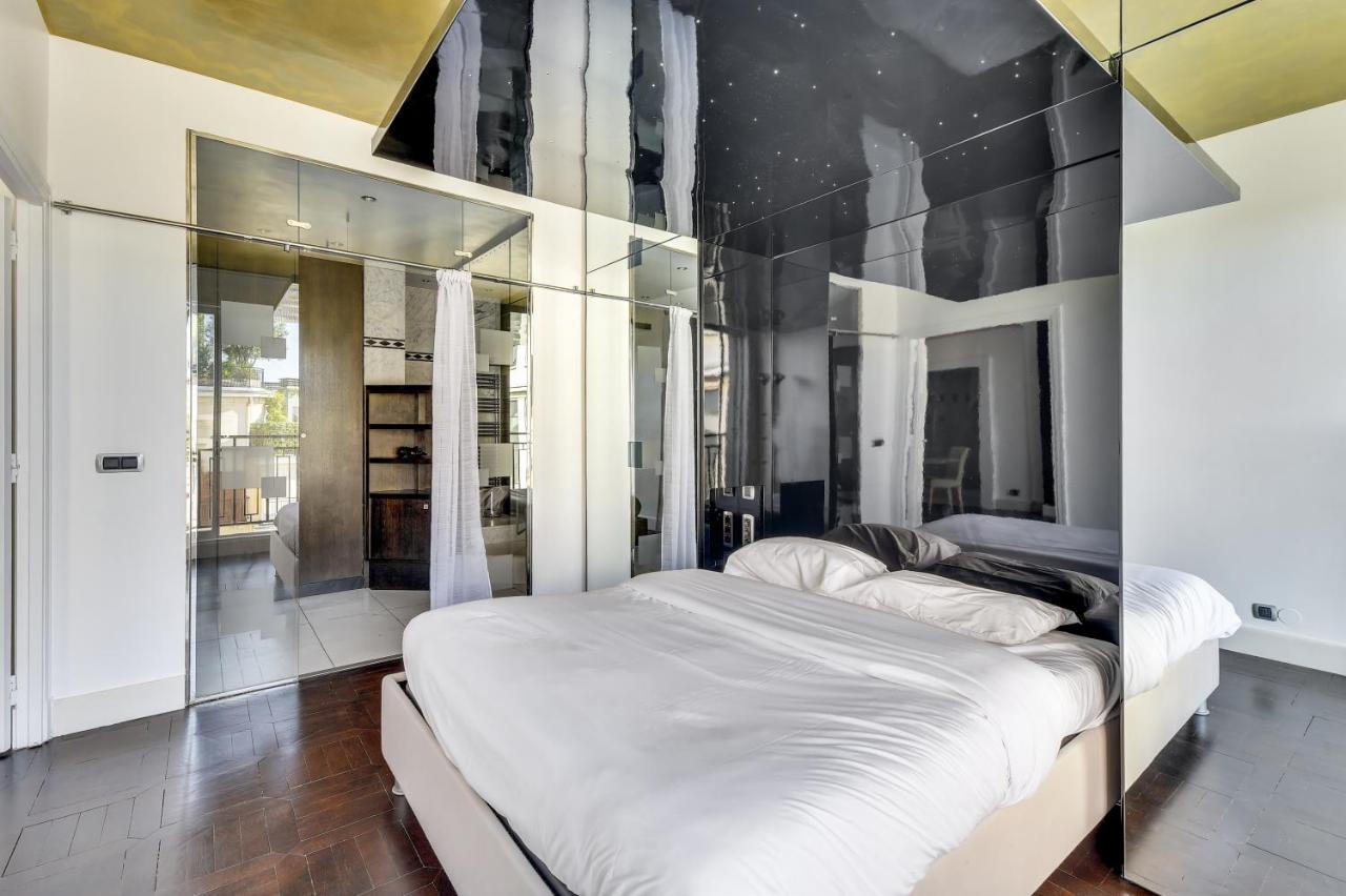 Champs Elysees-montaigne Luxe & View Of Eiffel Tower *