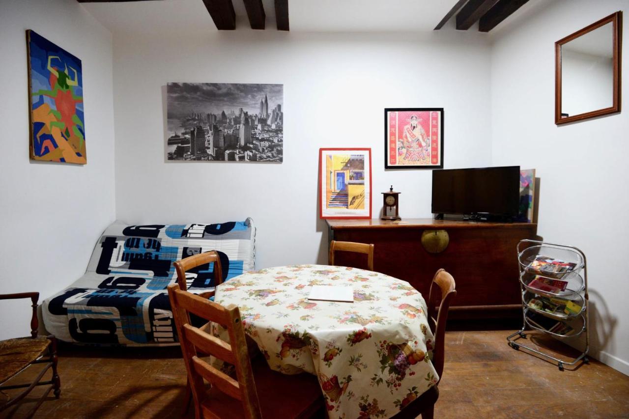 Atypical Apt 5 Min From Notre-Dame Cathedral Apartamento Paris