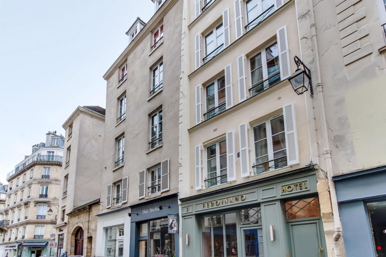Pick A Flat's - A Bedroom In Le Marais Paris