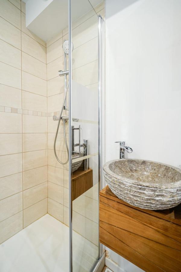 Apartment Well Located Flat For 2 People Near Montmartre And Opera *