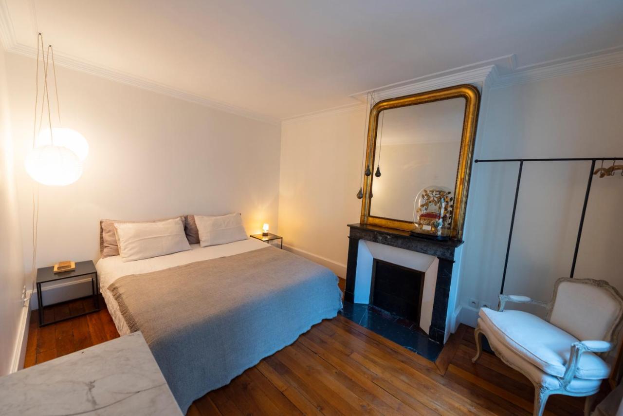 Roulette Apartment Paris
