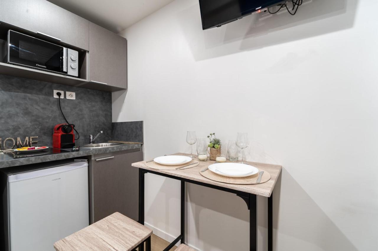 Apartment Apartement Between Pigale And Gare Saint Lazare - Ii *