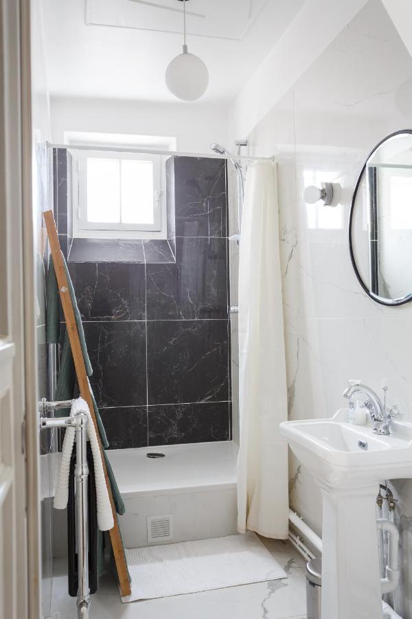 Apartamento Bright And Newly Renovated 2 Bedroom Apartment, Hip & Paris, Montmartre-opera Paris