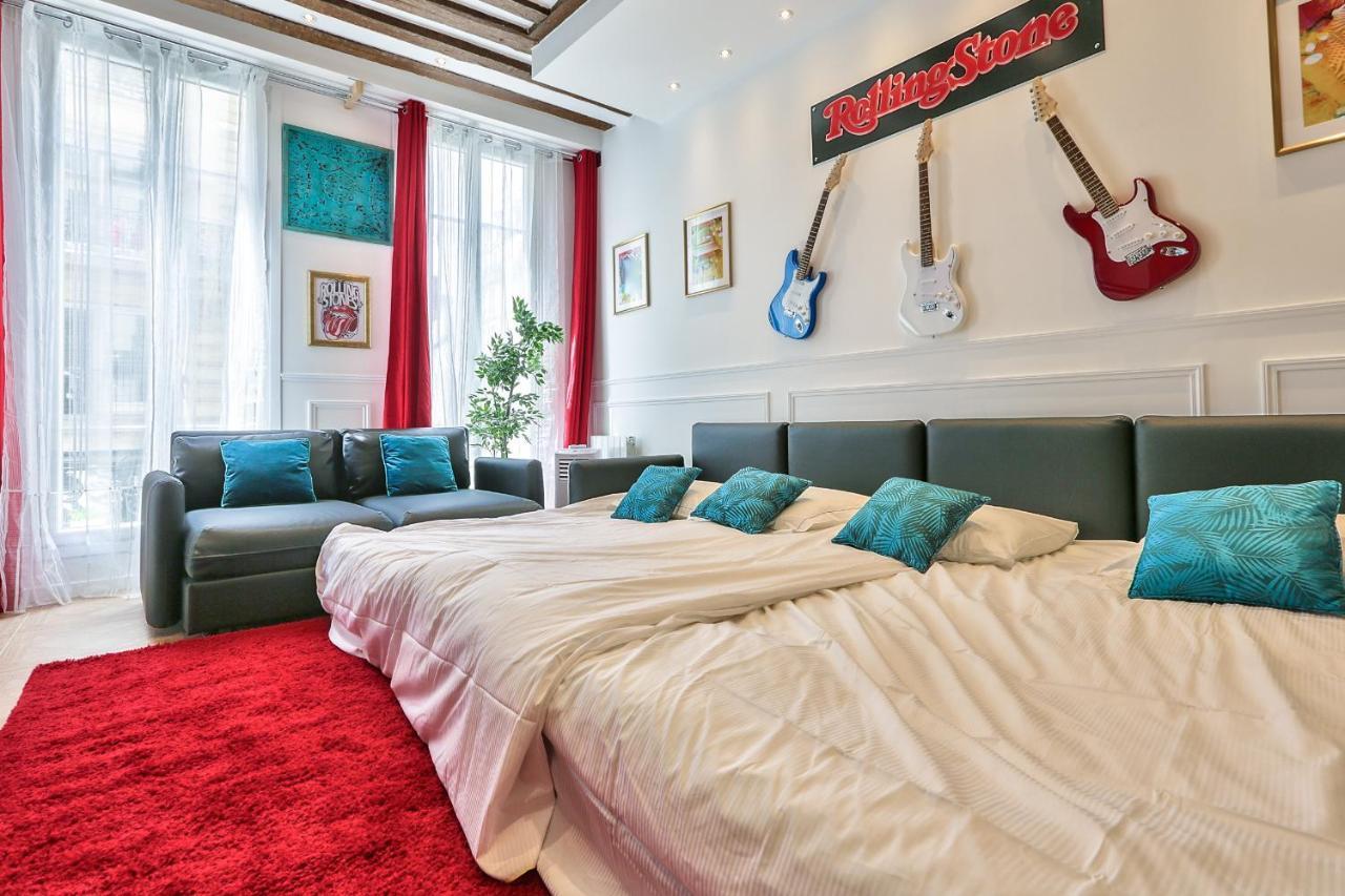 68 - The Rolling Stones Flat Paris