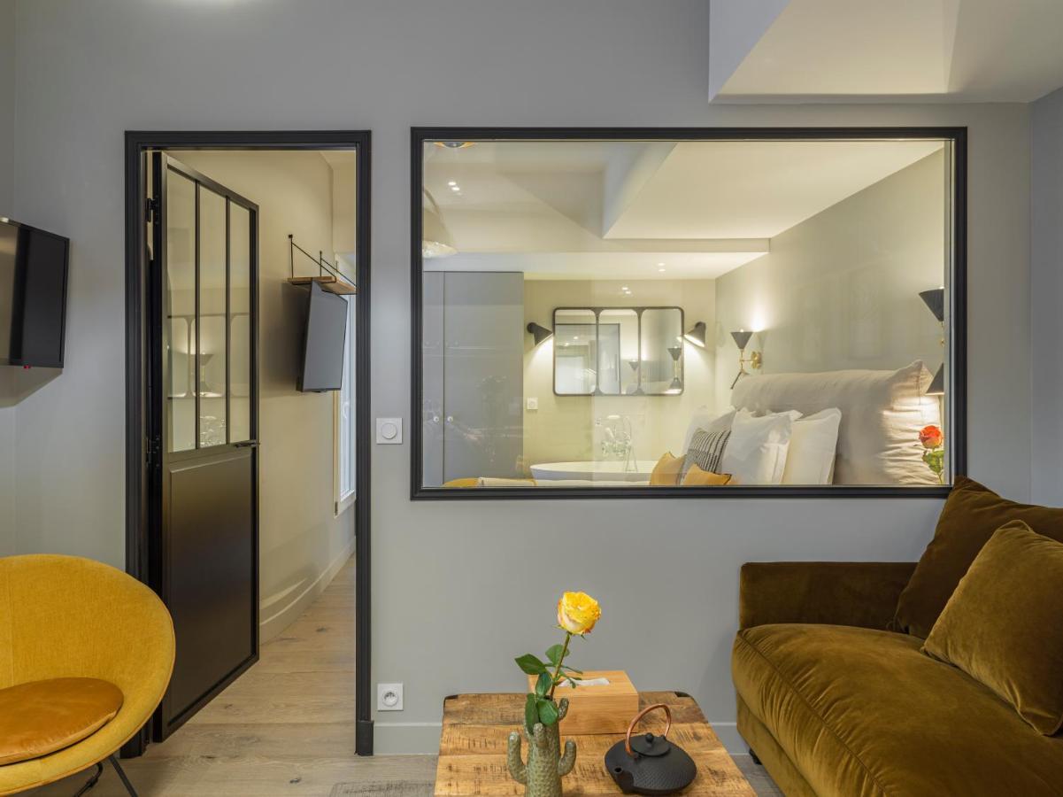 Fabulous Grey Apartment Paris