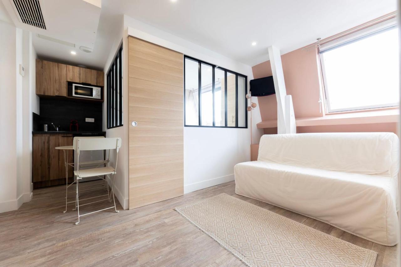Amazing Under The Roof In 8th Apartment Paris