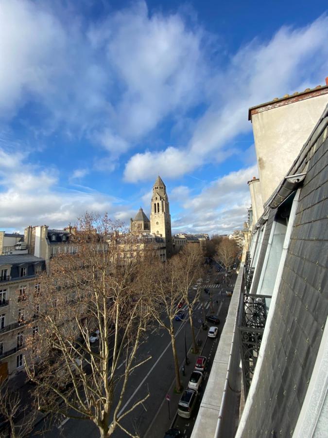 The Eiffel Tower * Paris