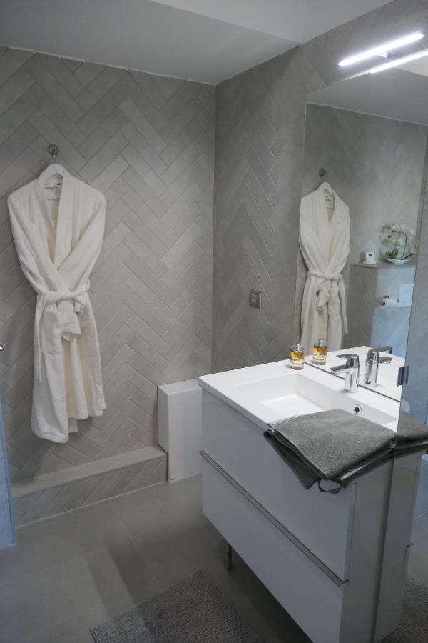 Luxury Daumesnil Wifi & Netflix Apartment Paris