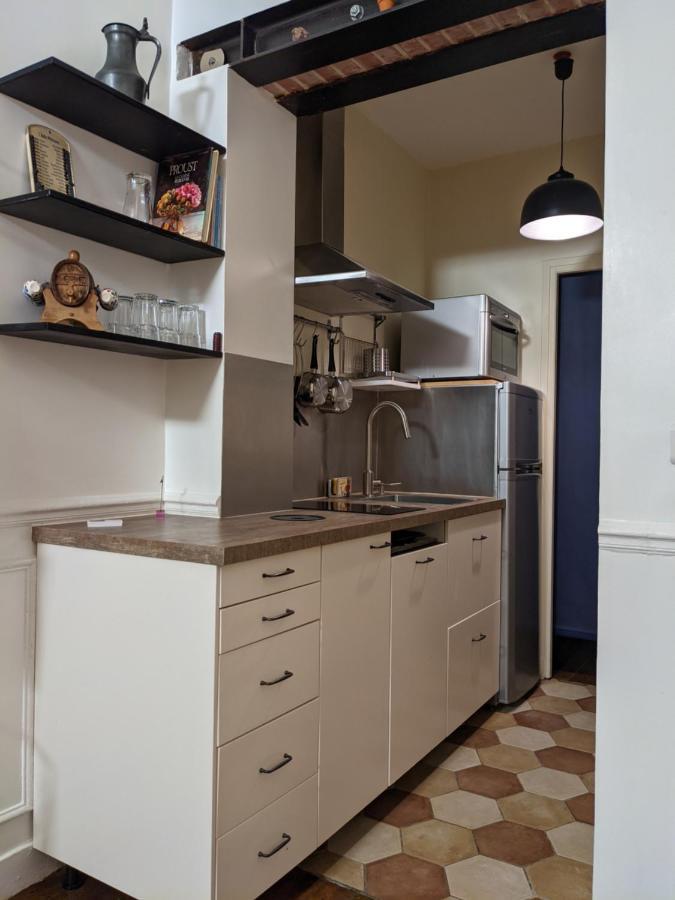 Private Acces To The Flat. Charming Parisian. * Paris