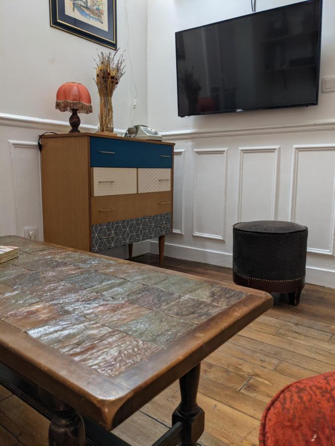 Guest house Private Acces To The Flat. Charming Parisian. *