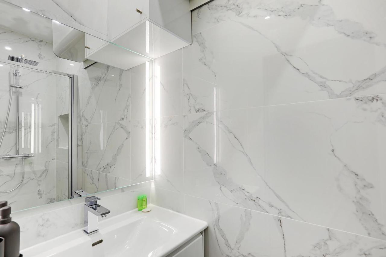 Apartment Cmg Studio Temple / Republique