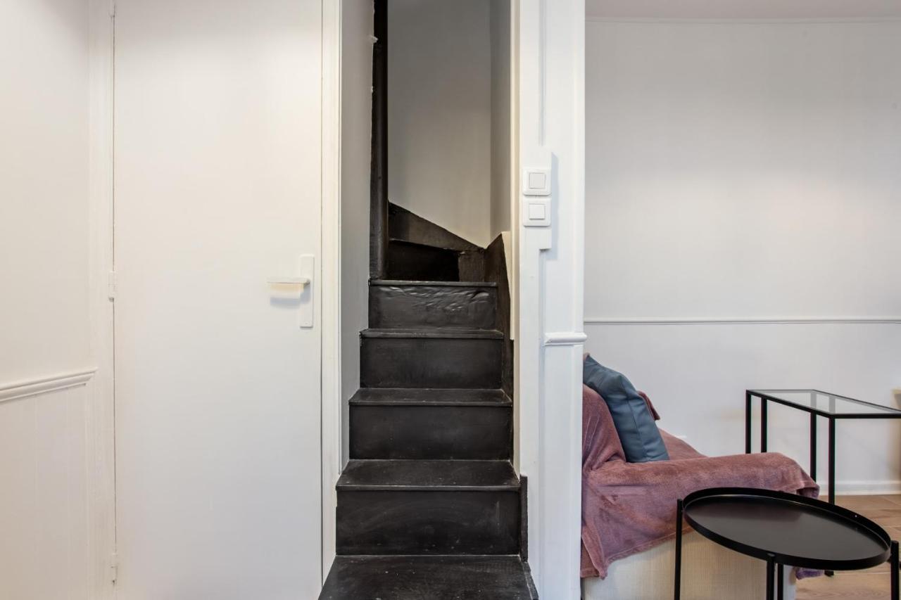 Flat Two Steps To Folies-bergères At The Heart Of - Welkeys Paris