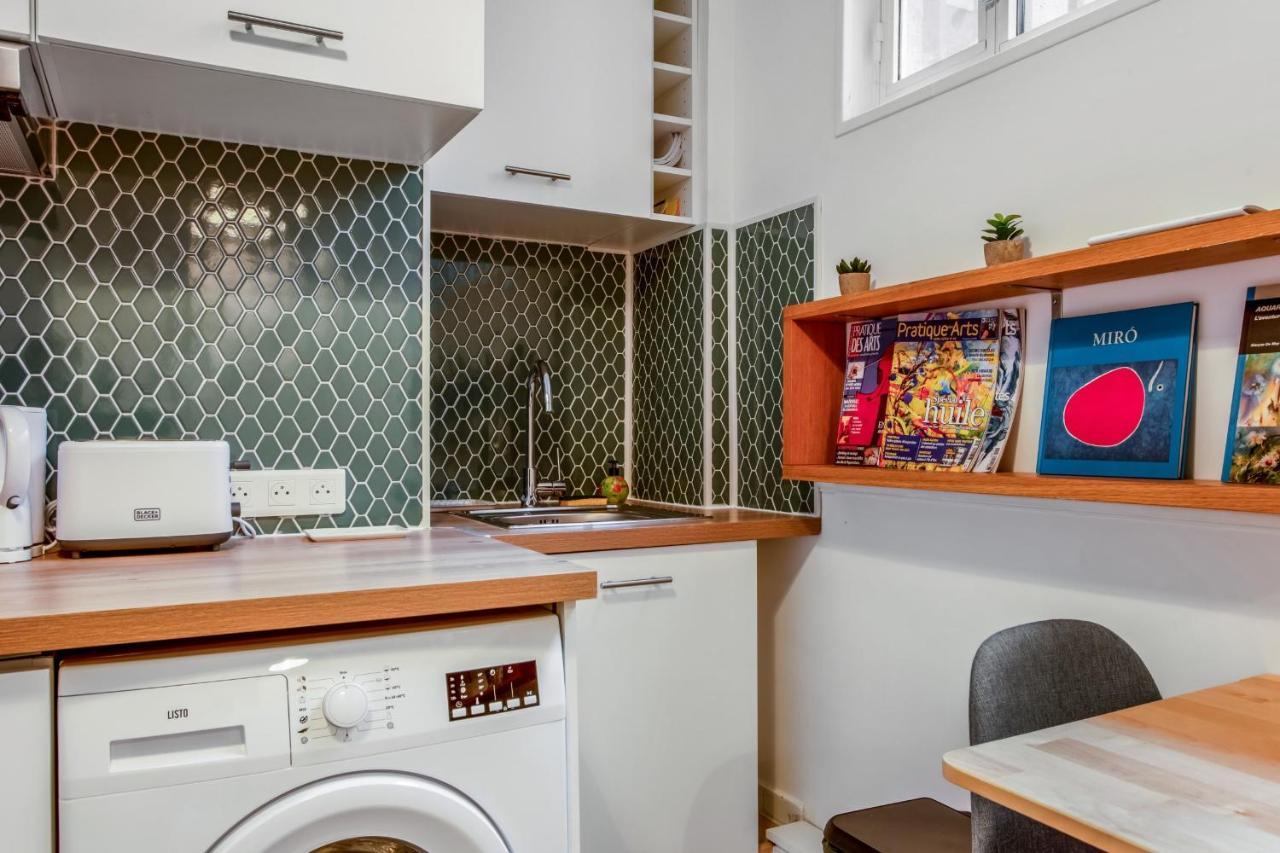 Flat Two Steps To Folies-bergères At The Heart Of - Welkeys Paris