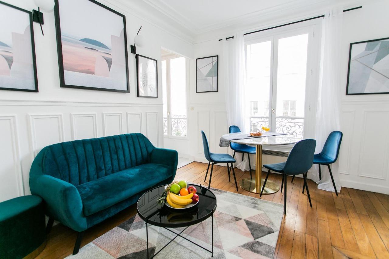 Private St Germain-le Bon Marche Apartment Paris
