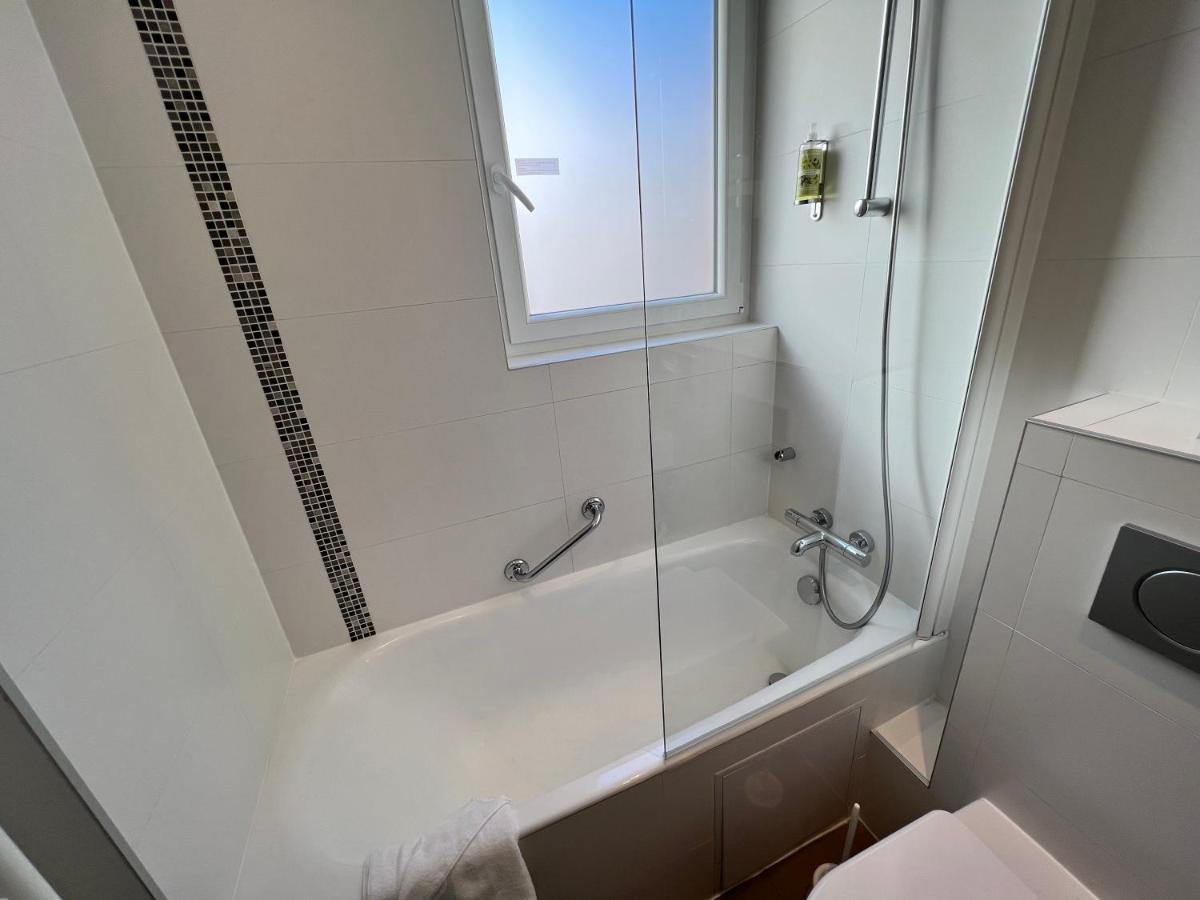 Hotel Holiday Paris-auteuil By Ihg 3*