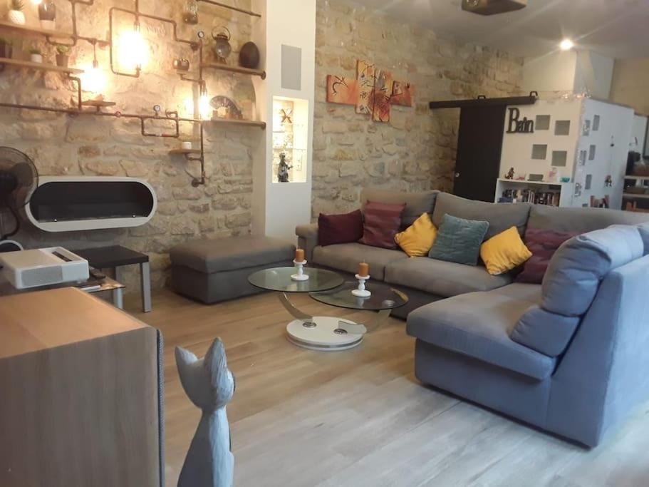 A Very Calm Loft In Bastille Apartment