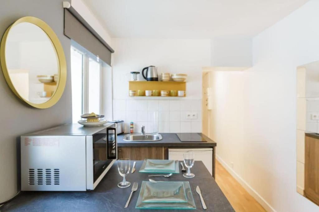Cmg Ledru-rollin - Canal Saint Martin 3 Apartment Paris