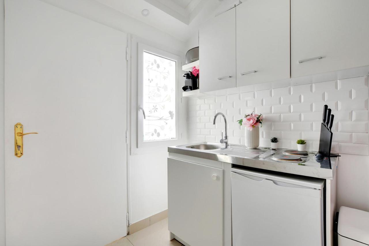 Cmg Studio Place Voltaire * Paris
