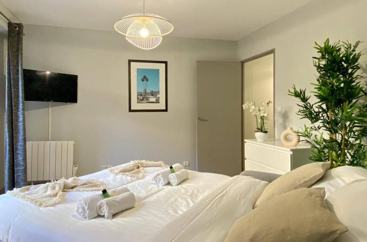 1607b - Wonderful With Terrace On Garden Apartment