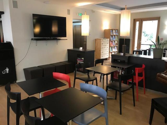 Adveniat * Paris