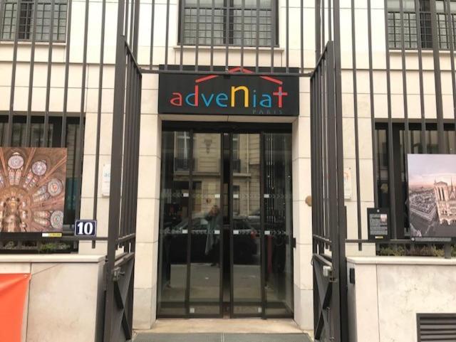 Adveniat Paris