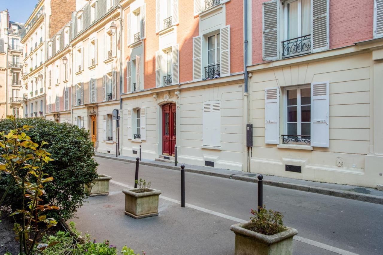 Superb & Calm Flat Near Champs Elysees In - Welkeys *