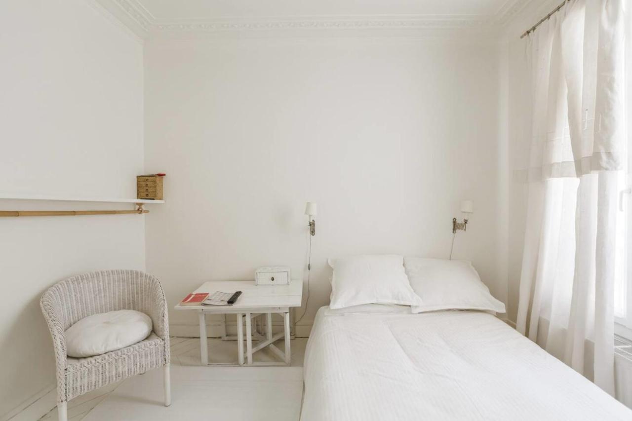 Spacious T2 Boulevard Beaumarchais * Paris