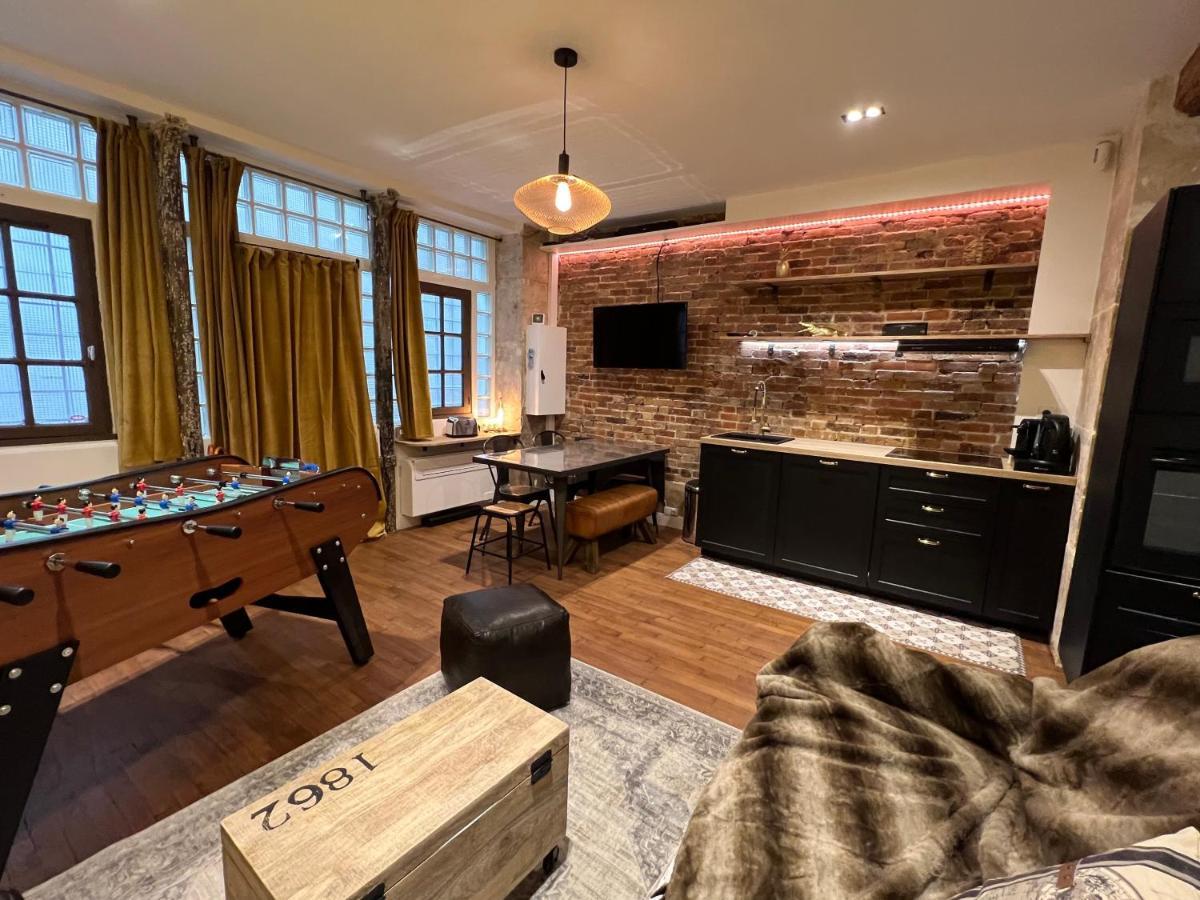 Good Vibes Luxurious Loft In 11th, With Ac & Table Football Apartment